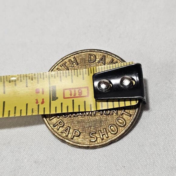 Vintage 1983 South Dakota State Trap Shooting Champion Award Pin - Picture 3 of 3